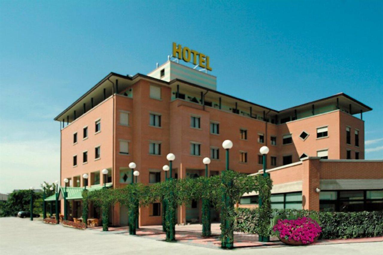 Leonardo Hotel Parma Exterior foto